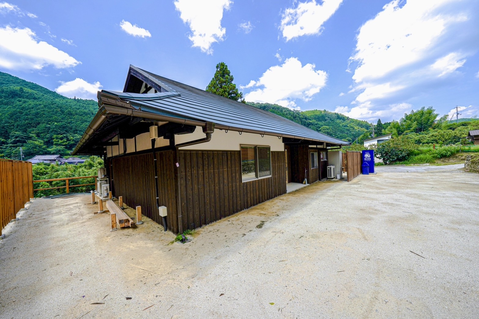 どこか懐かしさを感じる古民家コテージで自然を体感！ 
